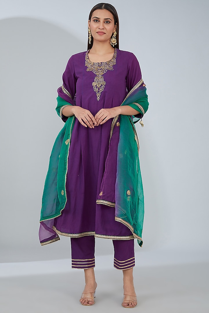 Purple Organic Cotton Hand Embroidered Kurta Set by Tanu Malhotra at Pernia's Pop Up Shop