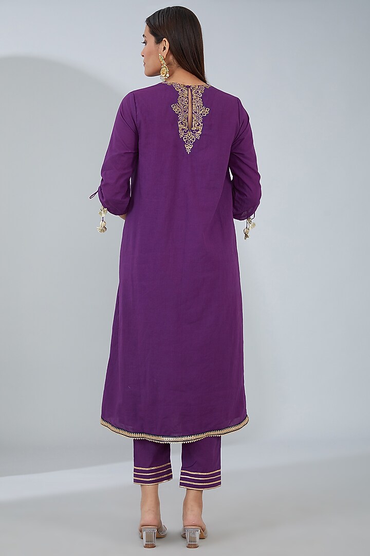 Purple Organic Cotton Hand Embroidered Kurta Set by Tanu Malhotra at Pernia's Pop Up Shop