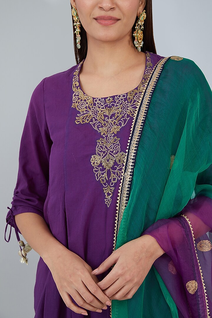 Purple Organic Cotton Hand Embroidered Kurta Set by Tanu Malhotra at Pernia's Pop Up Shop