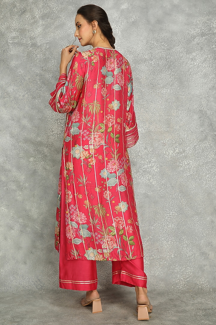 Hot Pink Cotton Silk Floral Digital Printed & Gota Work Kurta Set by Tanu Malhotra at Pernia's Pop Up Shop