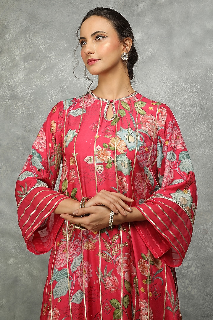 Hot Pink Cotton Silk Floral Digital Printed & Gota Work Kurta Set by Tanu Malhotra at Pernia's Pop Up Shop