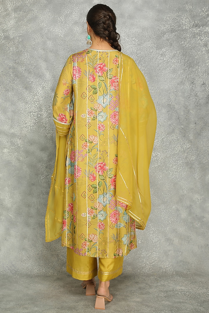 Mustard Green Cotton Silk Floral Digital Printed & Gota Work Kurta Set by Tanu Malhotra at Pernia's Pop Up Shop