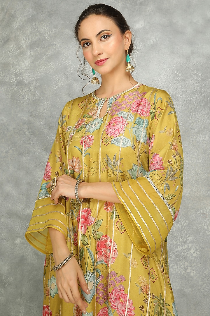 Mustard Green Cotton Silk Floral Digital Printed & Gota Work Kurta Set by Tanu Malhotra at Pernia's Pop Up Shop