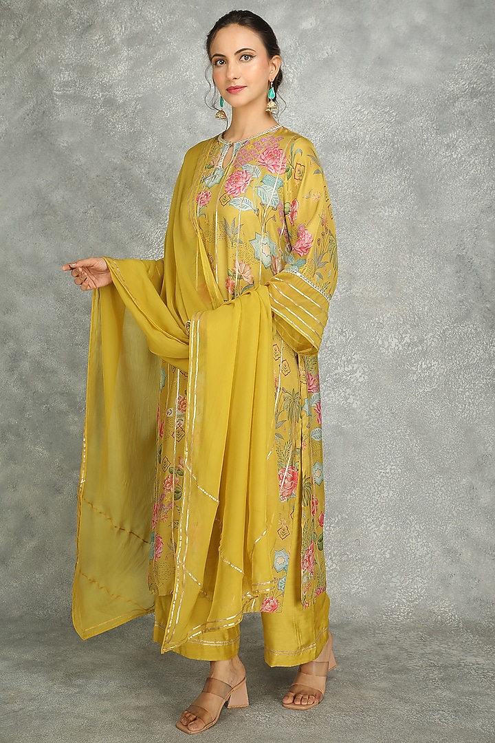 Mustard Green Cotton Silk Floral Digital Printed & Gota Work Kurta Set by Tanu Malhotra at Pernia's Pop Up Shop