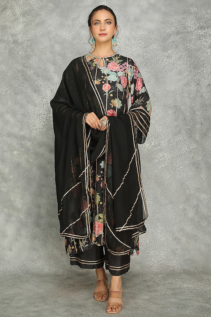Black Cotton Silk Floral Digital Printed & Gota Work Kurta Set
by Tanu Malhotra at Pernia's Pop Up Shop