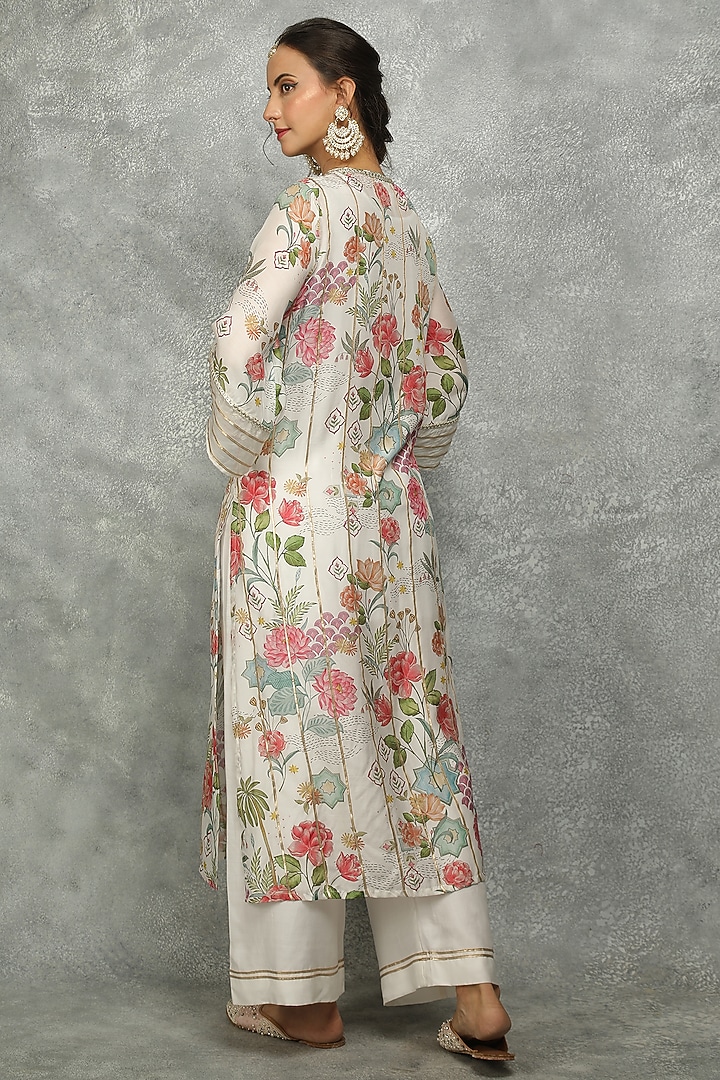 White Cotton Silk Floral Digital Printed & Gota Work Kurta Set by Tanu Malhotra at Pernia's Pop Up Shop