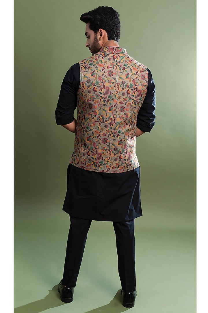 Beige Printed Bundi Jacket by Taroob Men at Pernia's Pop Up Shop