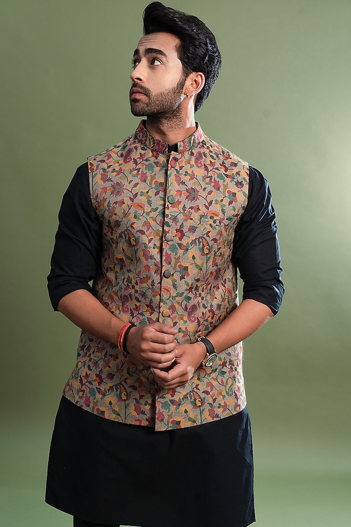 Beige Printed Bundi Jacket by Taroob Men at Pernia's Pop Up Shop