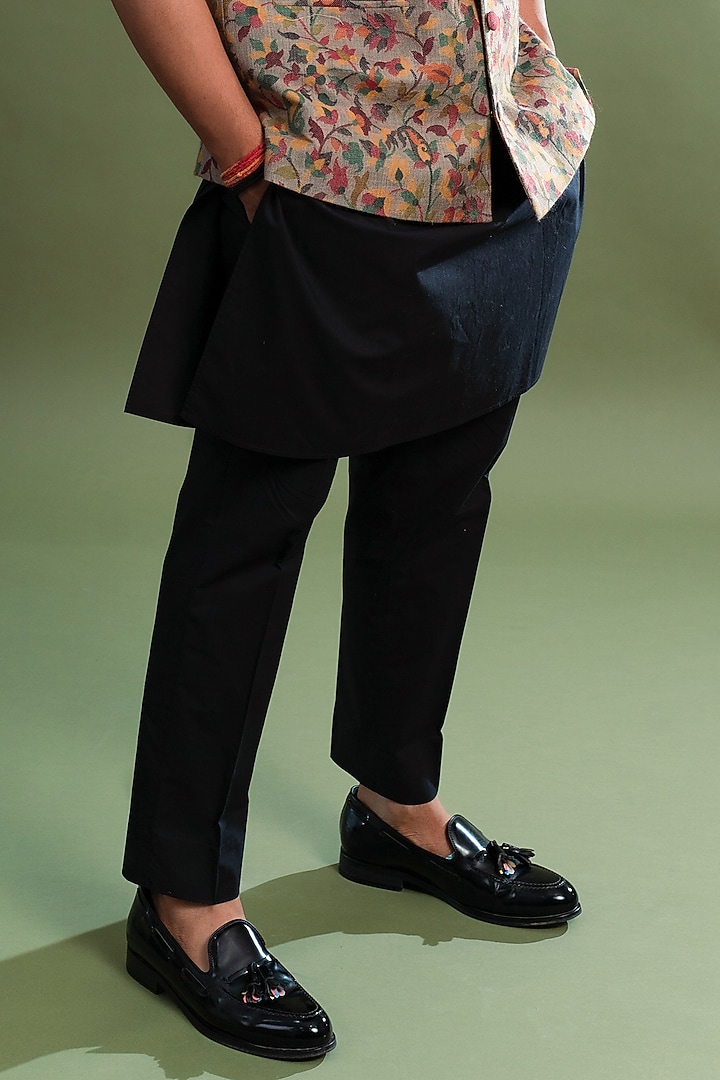 Beige Printed Bundi Jacket by Taroob Men at Pernia's Pop Up Shop