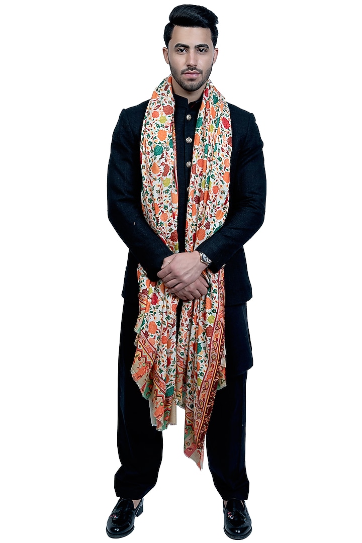 White Pashmina Kalamkari Printed Shawl by Taroob Men at Pernia's Pop Up Shop