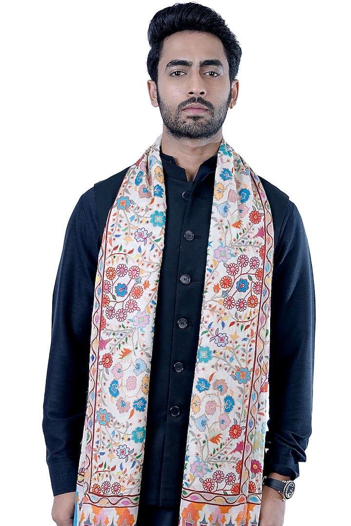 White Kalamkari Embroidered Shawl by Taroob Men at Pernia's Pop Up Shop