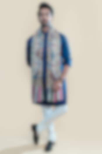 White Wool Embroidered Shawl by Taroob Men at Pernia's Pop Up Shop