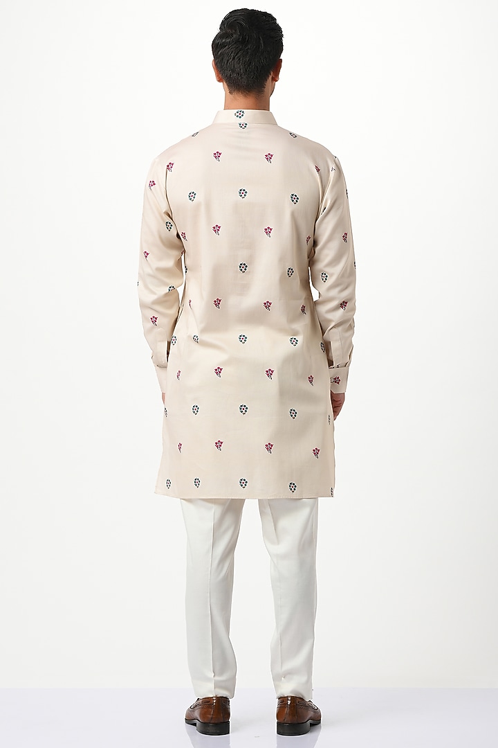 Muted Pink Silk & Cotton Chikankari Kurta Set by Taroob Men at Pernia's Pop Up Shop