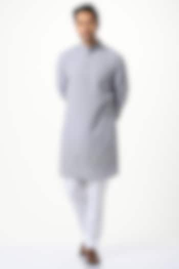 Blue Silk & Cotton Chikankari Kurta Set by Taroob Men at Pernia's Pop Up Shop