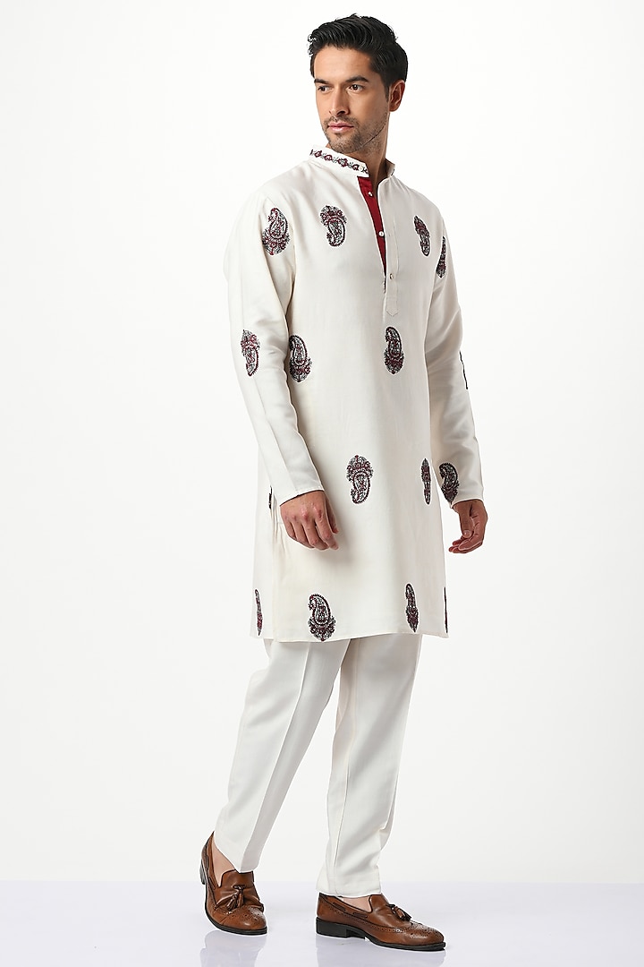 White Pure Silk Embroidered Kurta Set by Taroob Men at Pernia's Pop Up Shop