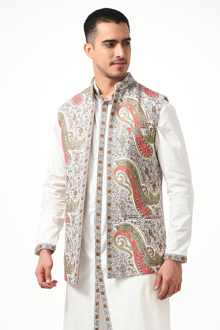 White Silk & Wool Embroidered Open Bundi Jacket Set by Taroob Men at Pernia's Pop Up Shop