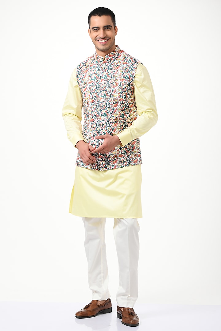 White Silk Embroidered Bundi Jacket Set by Taroob Men