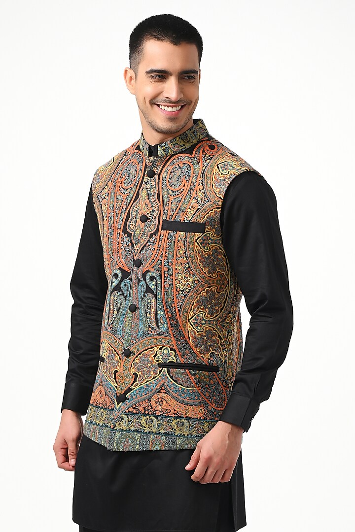 Black Silk & Wool Embroidered Bundi Jacket Set by Taroob Men at Pernia's Pop Up Shop