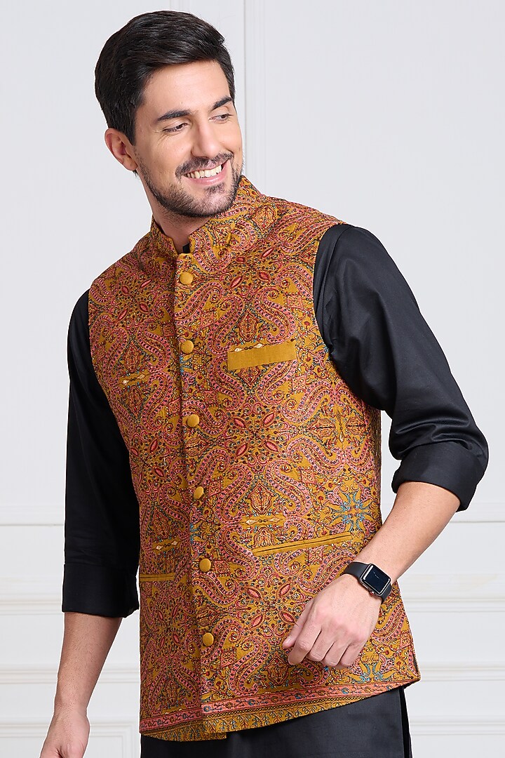 Yellow Embroidered Bundi Jacket by Taroob Men at Pernia's Pop Up Shop