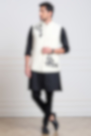 White Matka Silk Embroidered Bundi Jacket by Taroob Men at Pernia's Pop Up Shop