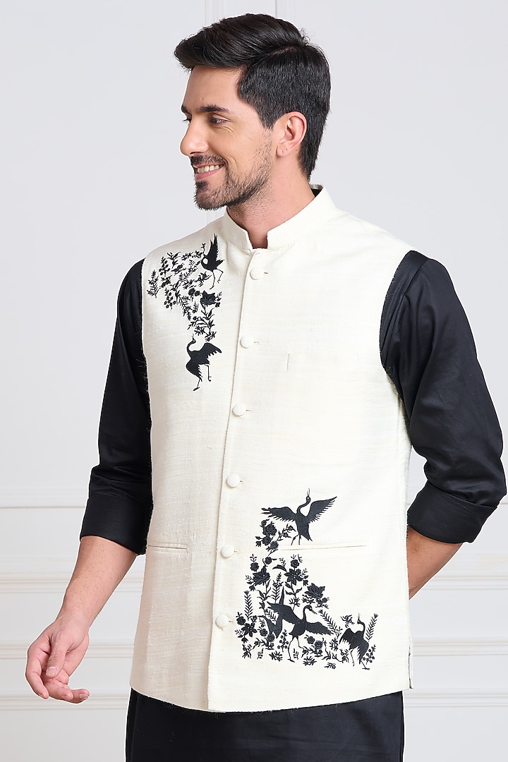 White Matka Silk Embroidered Bundi Jacket by Taroob Men at Pernia's Pop Up Shop