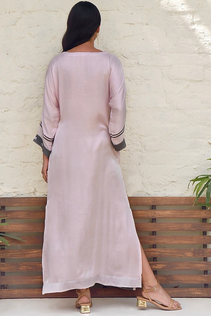 Rose Pink & Grey Embroidered Kaftan by TARO at Pernia's Pop Up Shop