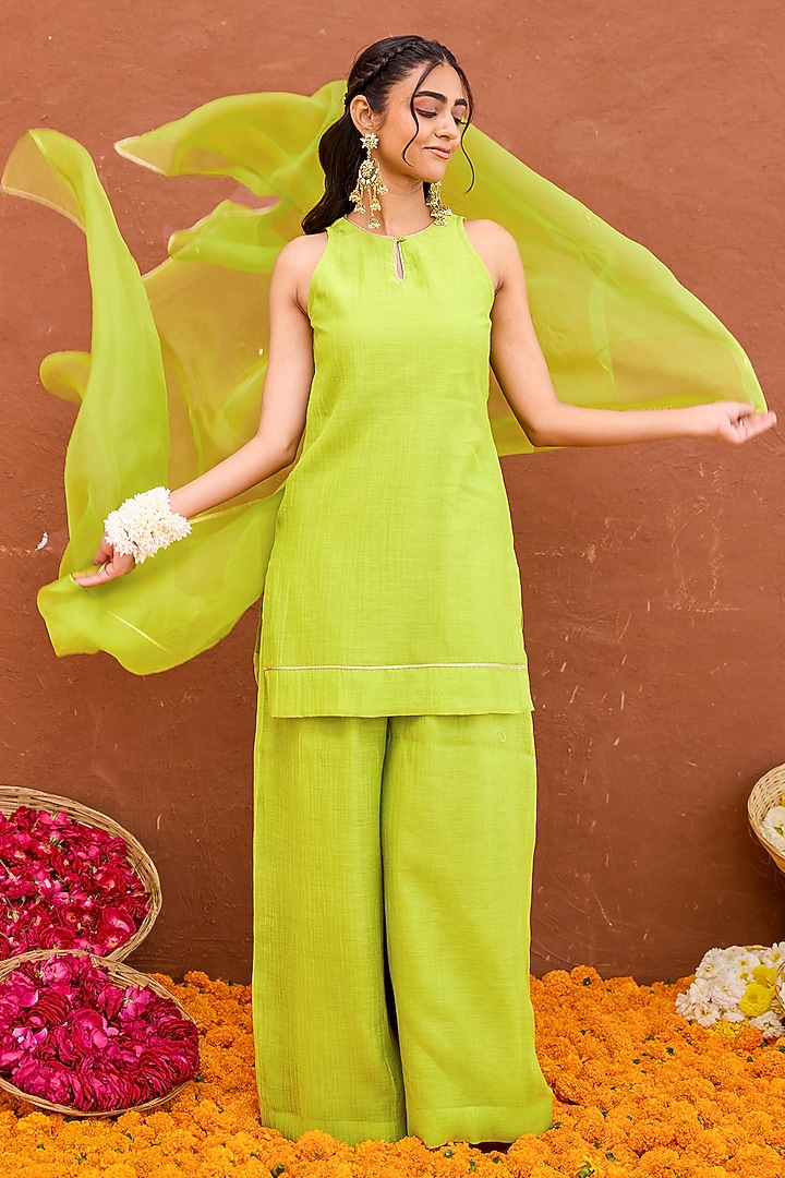 Lime Green Chanderi Silk Sequins Embroidered Kurta Set by TARO at Pernia's Pop Up Shop