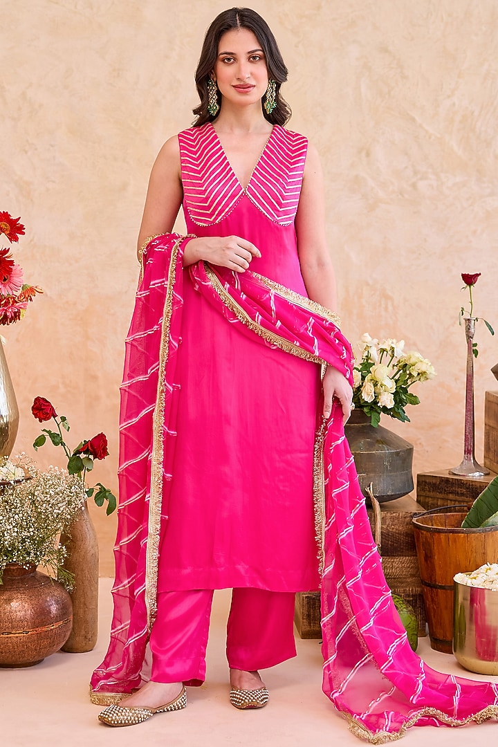 Fuchsia Satin Silk Gota Patti Embroidered Kurta Set by TARO at Pernia's Pop Up Shop