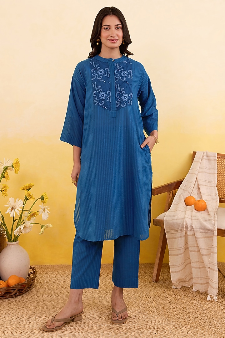 Berry Blue Textured Cotton Tonal Floral Embroidered Kurta Set by TARO at Pernia's Pop Up Shop