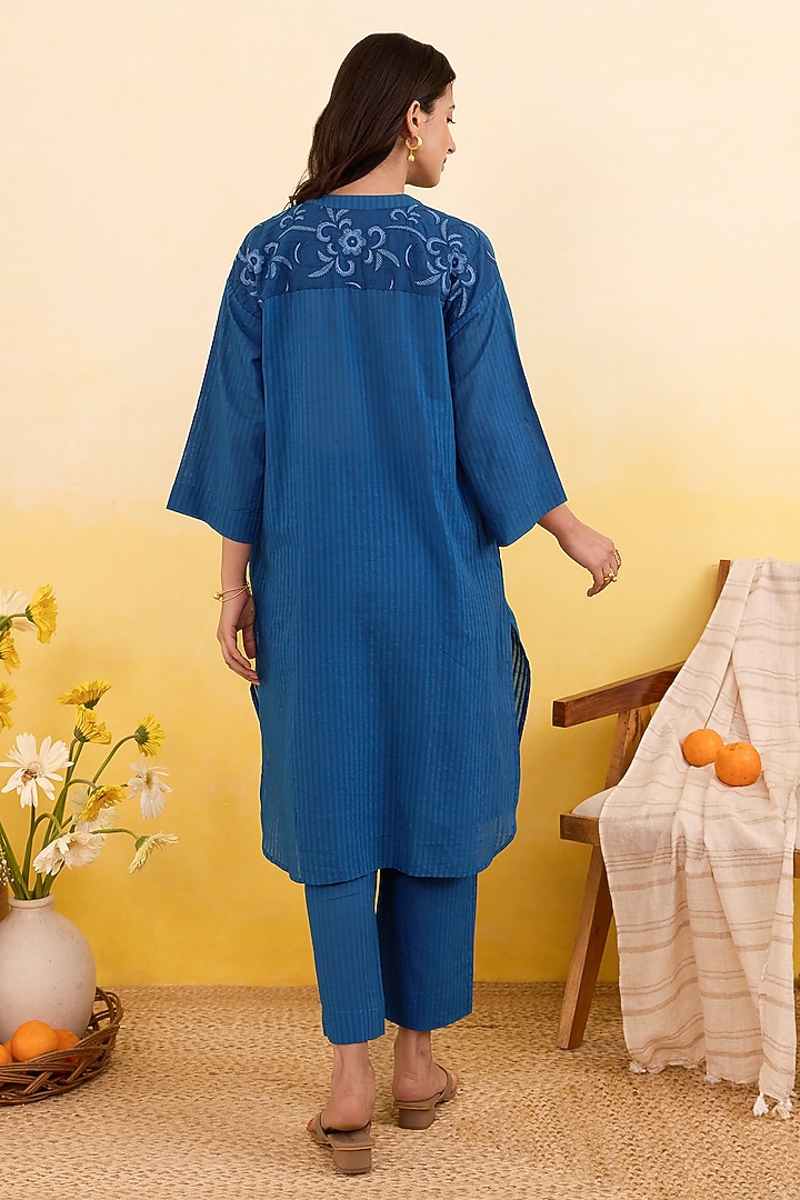 Berry Blue Textured Cotton Tonal Floral Embroidered Kurta Set by TARO at Pernia's Pop Up Shop
