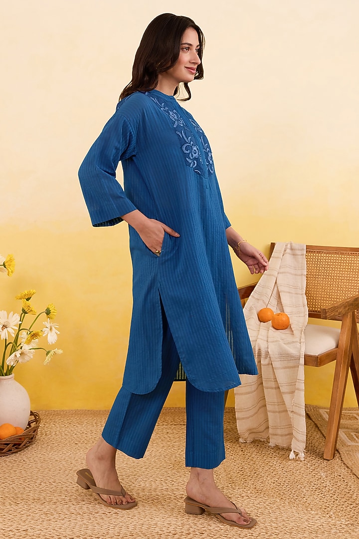 Berry Blue Textured Cotton Tonal Floral Embroidered Kurta Set by TARO at Pernia's Pop Up Shop