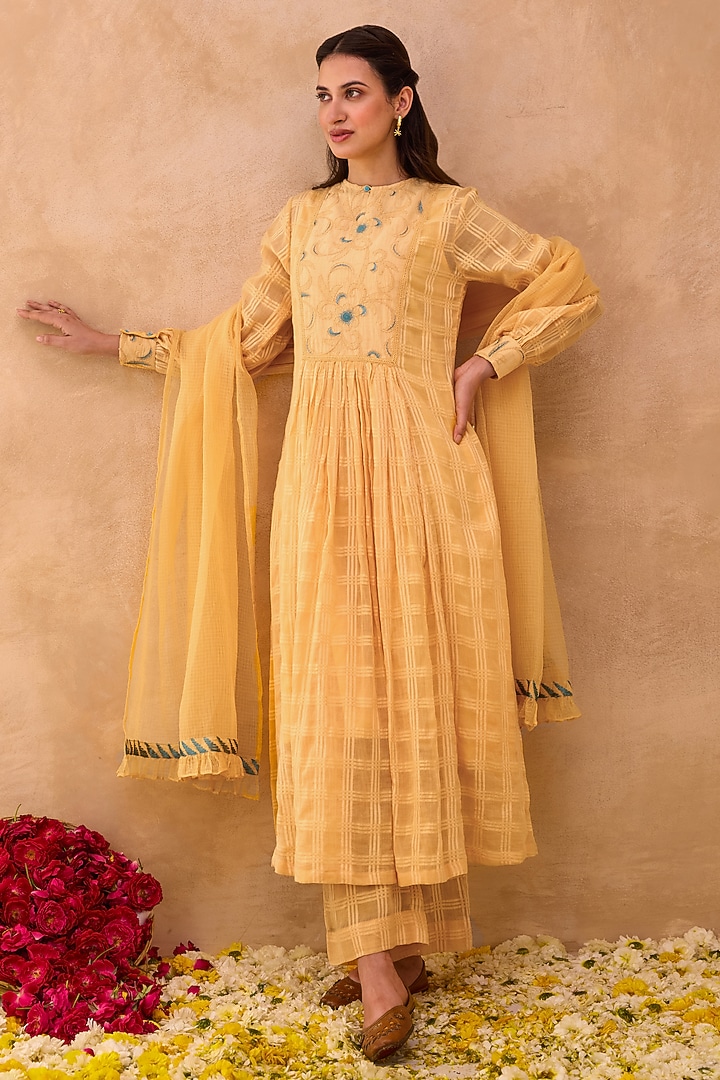Marigold Yellow Self-Textured Cotton Floral Embroidered Kurta Set by TARO at Pernia's Pop Up Shop