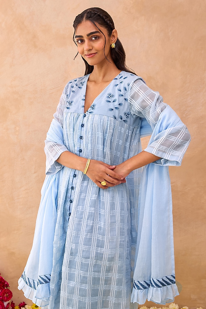 Mist Blue Self-Textured Cotton Floral Embroidered Kurta Set by TARO at Pernia's Pop Up Shop