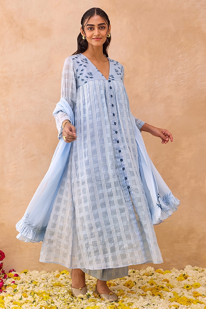 Mist Blue Self-Textured Cotton Floral Embroidered Kurta Set by TARO at Pernia's Pop Up Shop