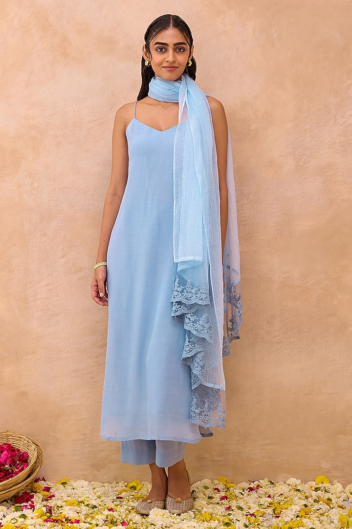Sky Blue Cotton Silk Kurta Set by TARO at Pernia's Pop Up Shop