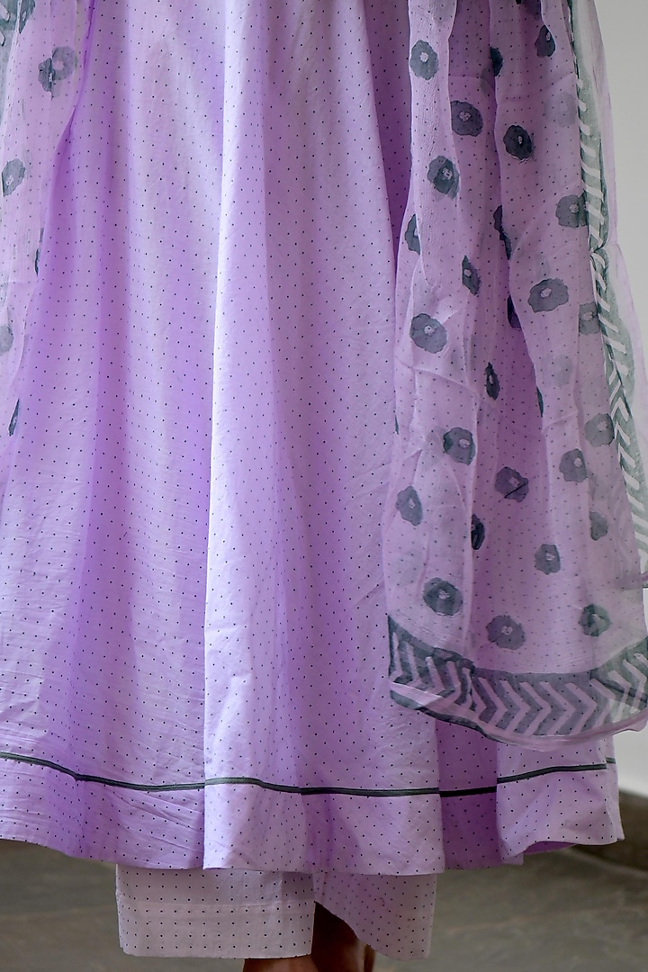 Plum Orchid & Pastel Green Cotton Strappy Kurta Set by TARO at Pernia's Pop Up Shop
