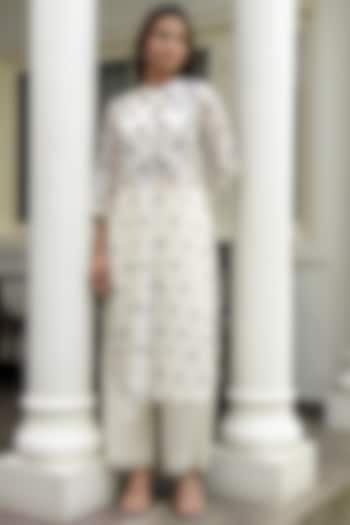 White Orchid Hand Block Printed Kurta by TARO at Pernia's Pop Up Shop