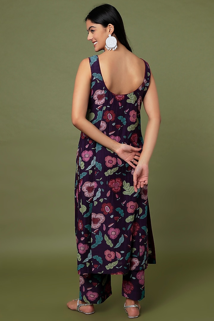 Violet Hand Embroidered & Printed Straight Kurta Set by TARO at Pernia's Pop Up Shop