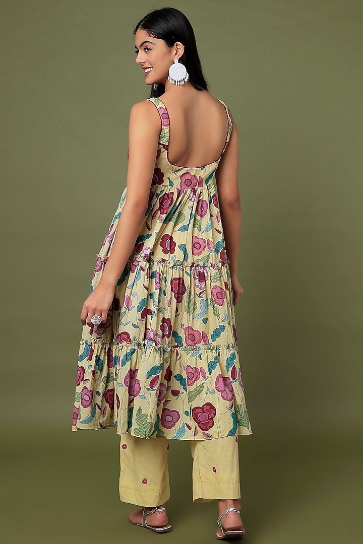 Yellow Hand Embroidered & Printed Kurta Set by TARO at Pernia's Pop Up Shop