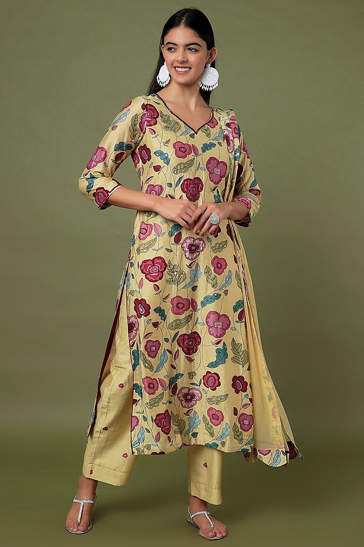 Yellow Hand Embroidered & Printed Straight Kurta Set by TARO at Pernia's Pop Up Shop