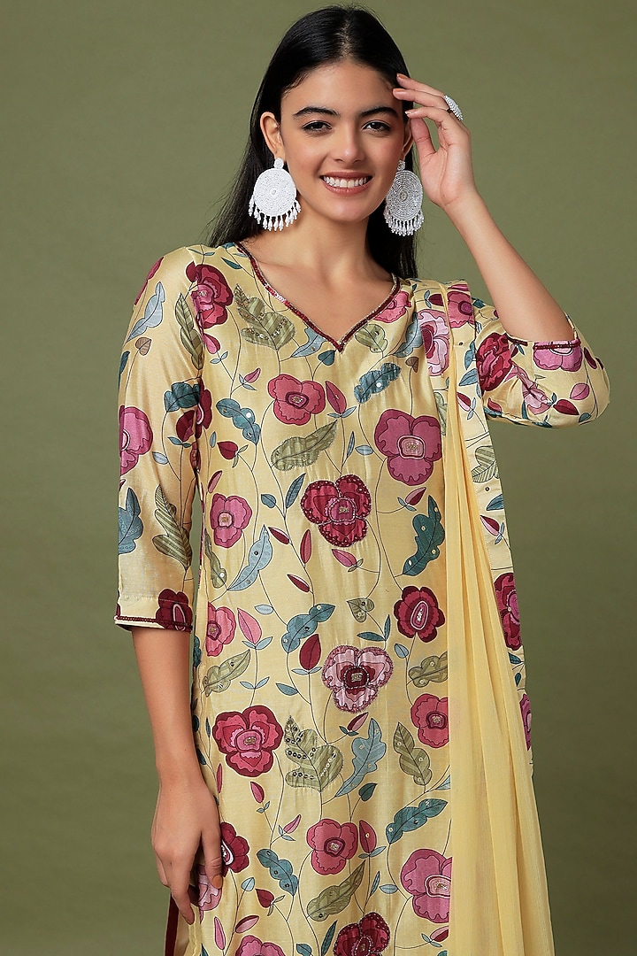 Yellow Hand Embroidered & Printed Straight Kurta Set by TARO at Pernia's Pop Up Shop