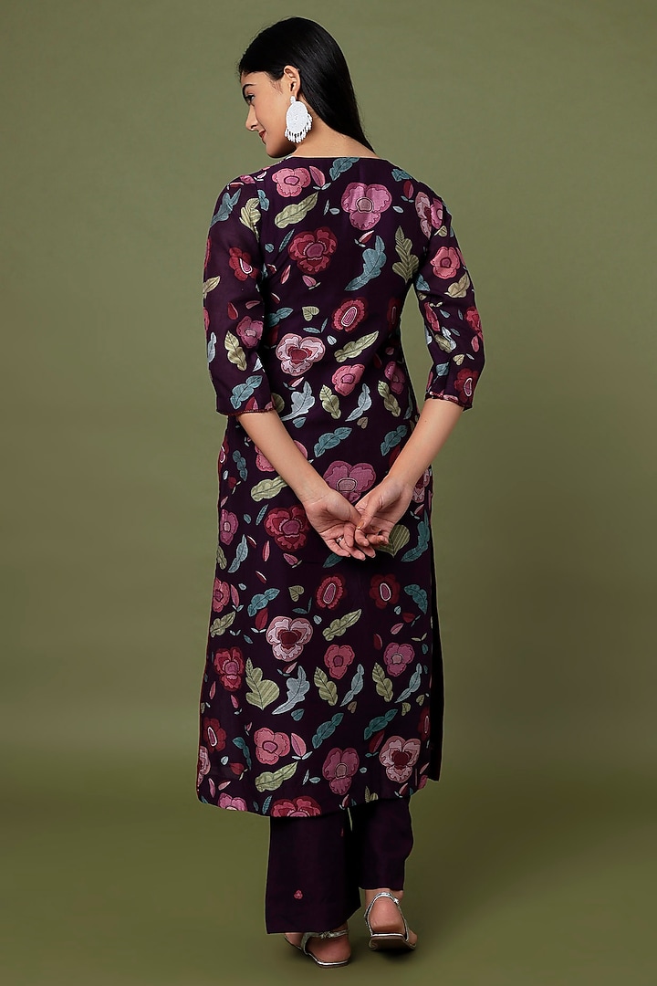 Violet Embroidered & Printed Straight Kurta Set by TARO at Pernia's Pop Up Shop