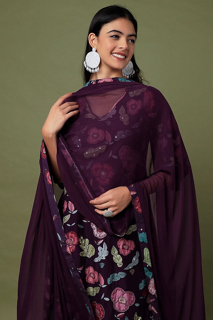 Violet Embroidered & Printed Straight Kurta Set by TARO at Pernia's Pop Up Shop