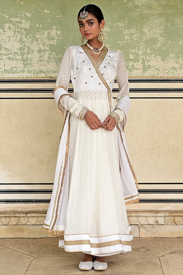 White Dotted Crepe Cutdana & Zardosi Embroidered Angrakha Kurta Set by TARO at Pernia's Pop Up Shop