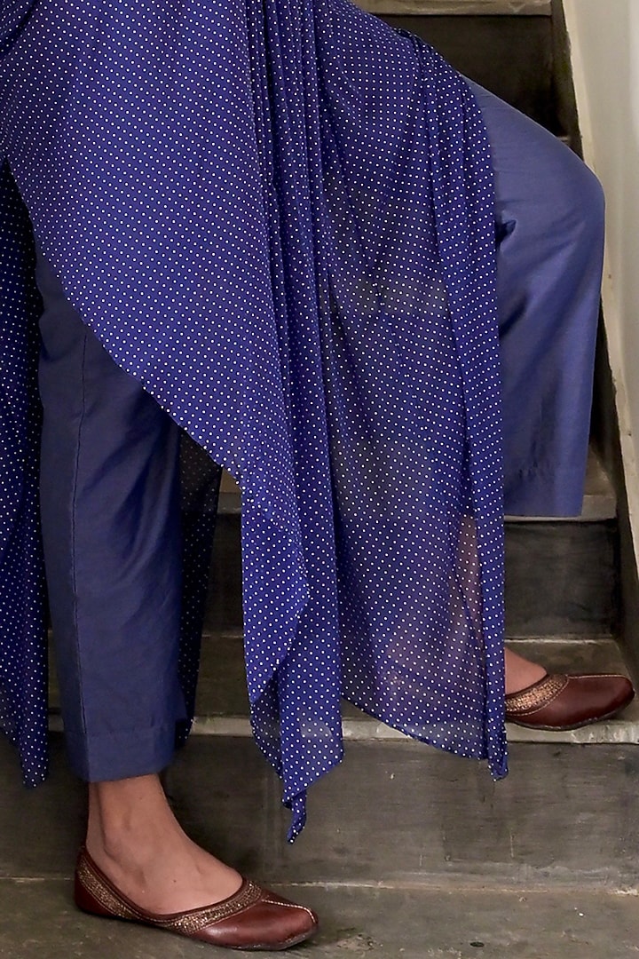 Midnight Blue Chiffon Dew Drop Kaftan Kurta Set by TARO at Pernia's Pop Up Shop