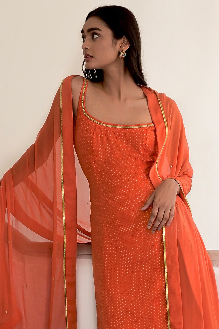 Saffron Chiffon Dew Drop Kurta Set by TARO at Pernia's Pop Up Shop