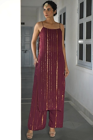 Burgundy Handwoven Strappy Kurta Set by TARO