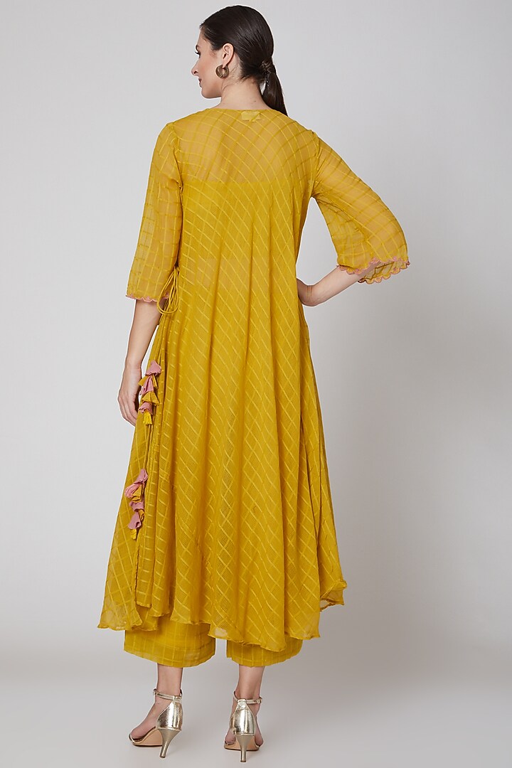 Mustard Embroidered Kurta Set by TARO at Pernia's Pop Up Shop