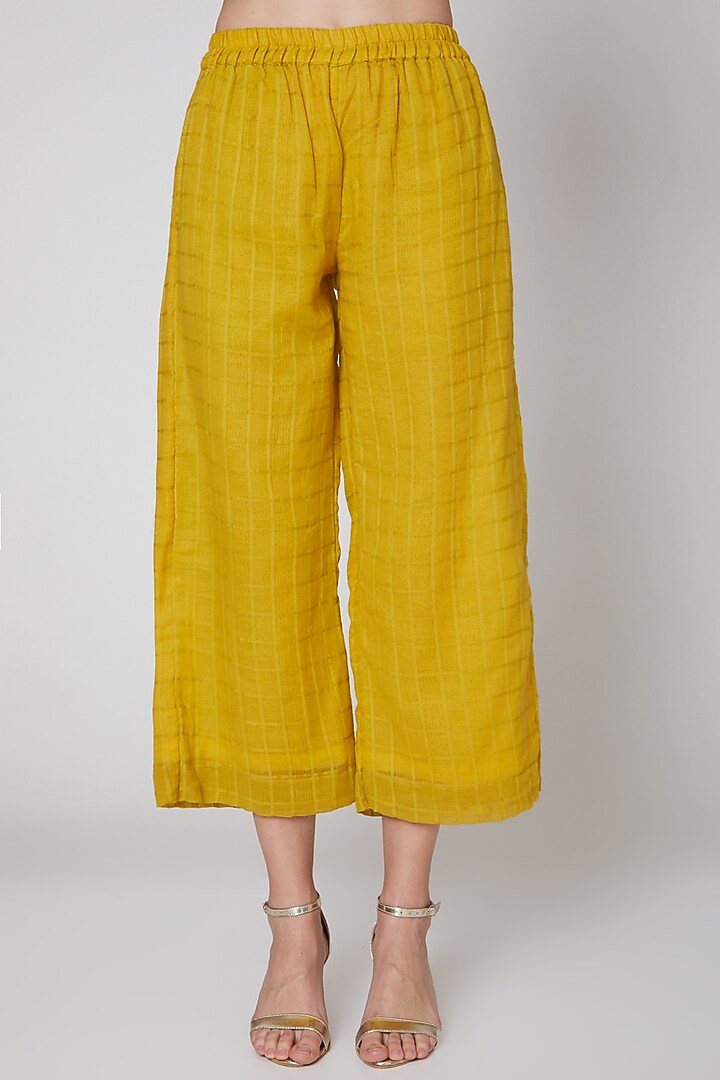 Mustard Embroidered Kurta Set by TARO at Pernia's Pop Up Shop
