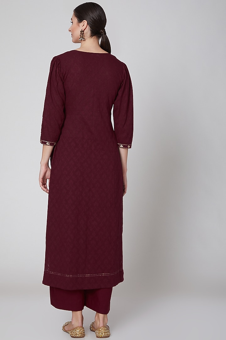 Maroon Embroidered Kurta Set by TARO at Pernia's Pop Up Shop